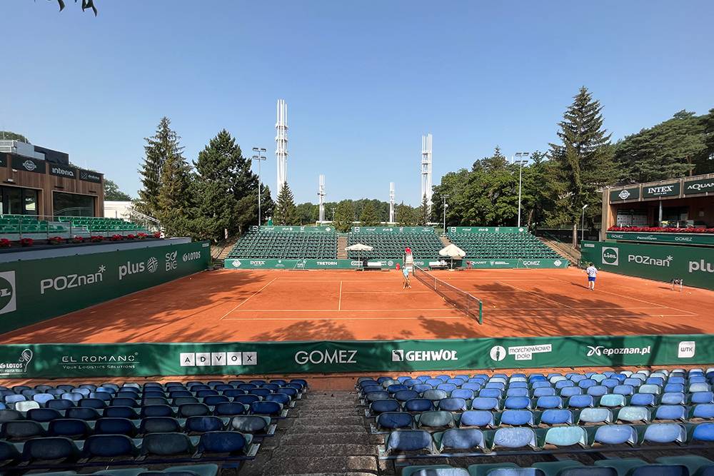 Теннисный корт в парке Olimpia