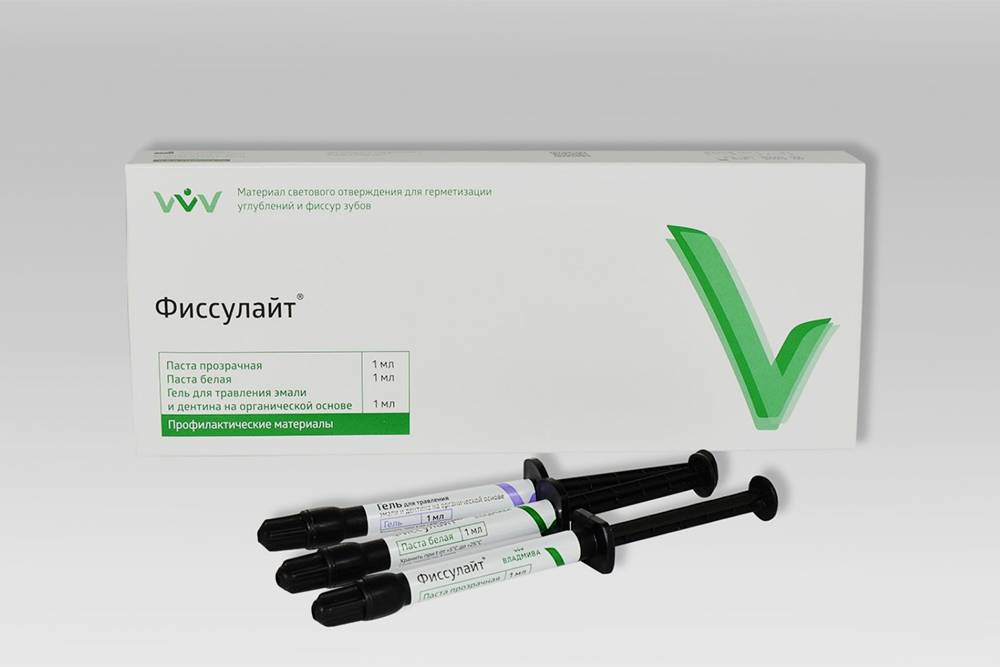 Герметики обычно продают в шприцах для&nbsp;удобного нанесения. Источник: TDSPiter