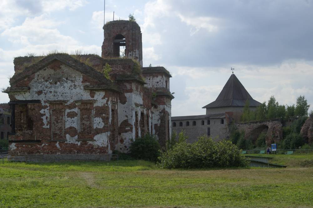 Руины Иоанновского собора — центр мемориального комплекса, посвященного обороне советских солдат во время Второй мировой войны