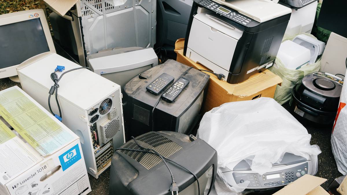 Куда сдать старую технику: зачем это нужно и как найти пункт переработки
