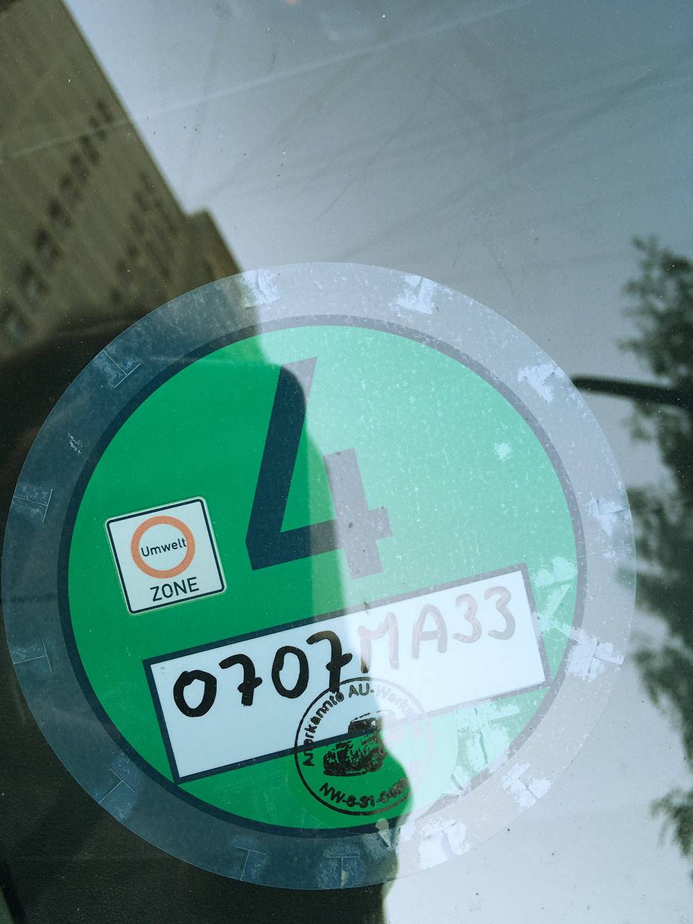 Плакетка для въезда в зеленую зону в Германии привязана к регистрационному номеру автомобиля