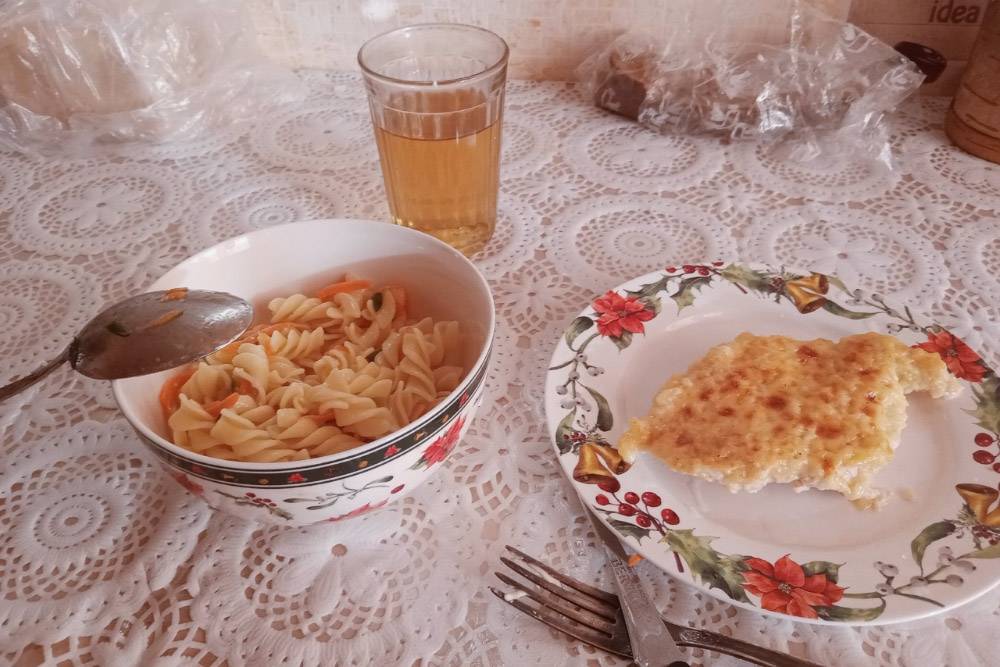 Макароны и филе я буду есть пару дней
