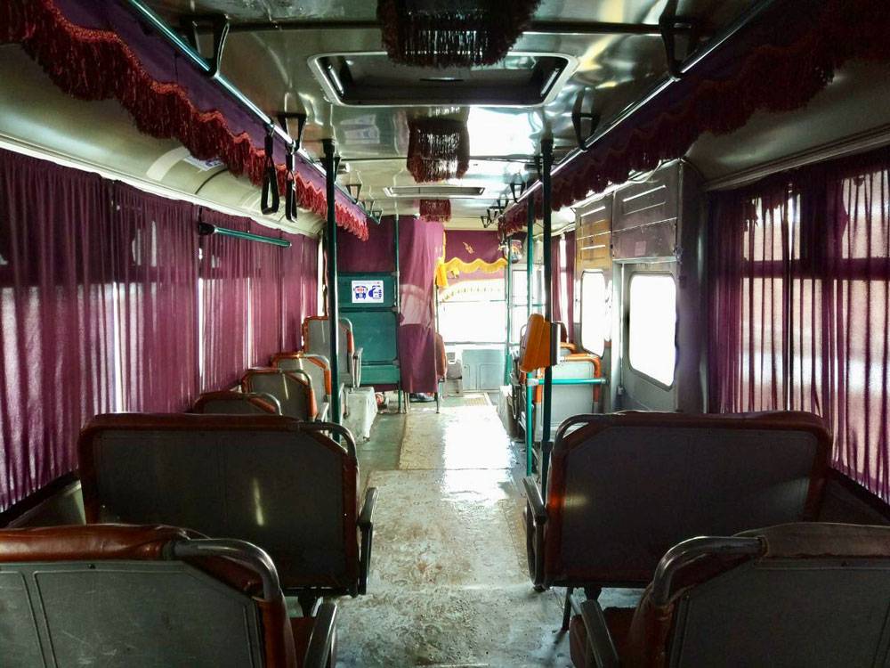 На нескольких городских линиях ходят старые автобусы