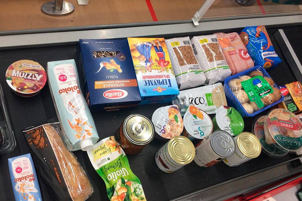 Заехали в супермаркет, чтобы докупить продуктов «по мелочи». Потратили 1800 <span class=ruble>Р</span> 🤦‍♂️