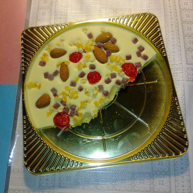 Вот такая красивая была шоколадка. Жаль, что быстро заканчивается