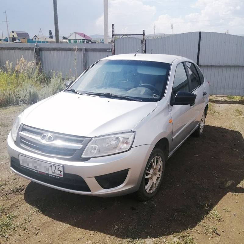 Наш автомобиль — Лада Гранта 2015&nbsp;года в кузове «хэтчбэк»