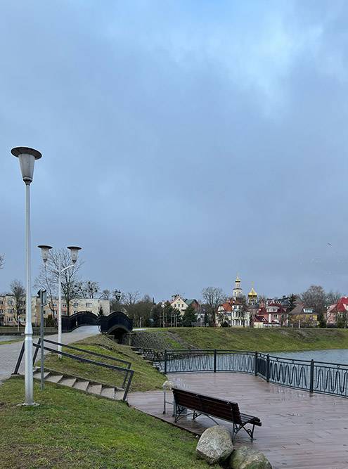 Пруд Поплавок расположен в Центральном районе Калининграда. У&nbsp;водоема есть смотровая площадка и игровые зоны для&nbsp;детей