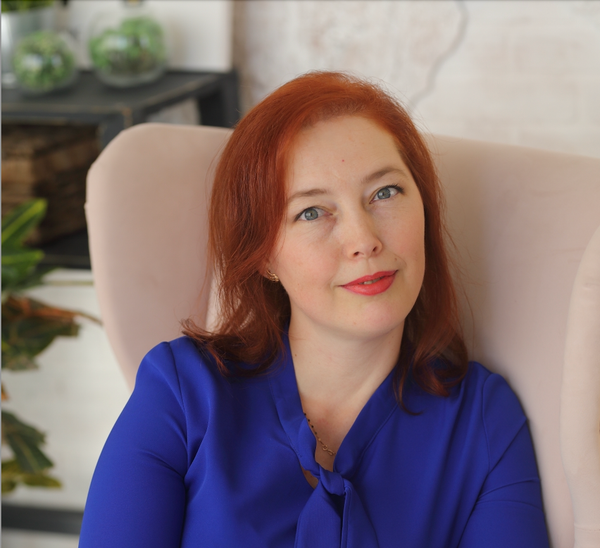 Лара Усова