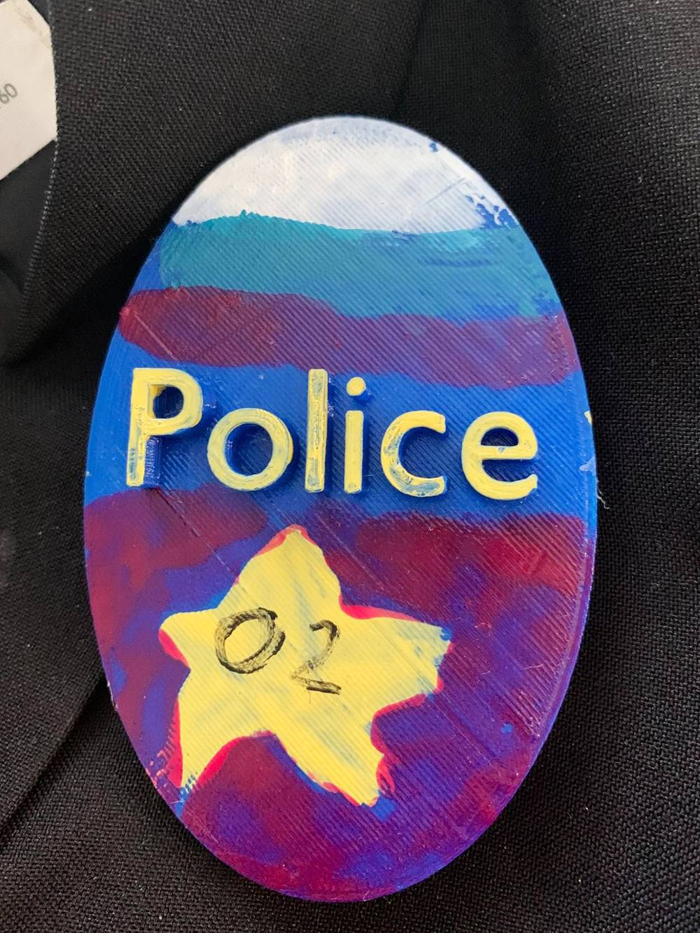 Вот такой полицейский значок получил брат на день рождения. Отличный подарок, сделанный своими руками