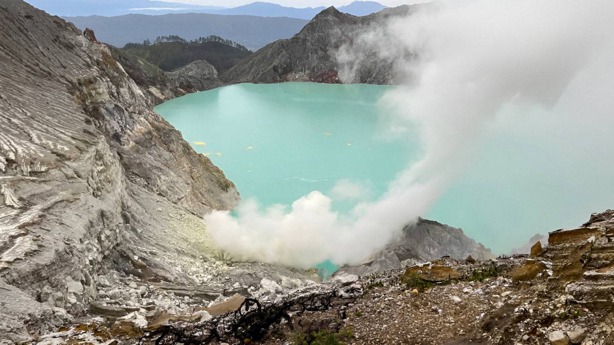 Фотоальбом из путешествия: подъем на действующий вулкан Иджен на Яве