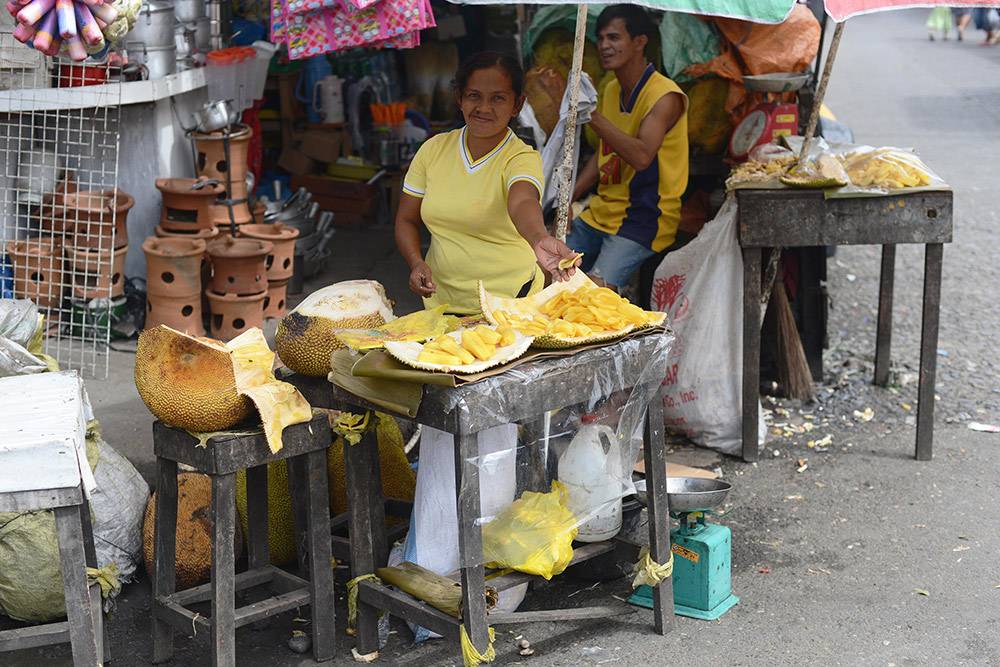 Продажа очищенных джекфрутов в Давао