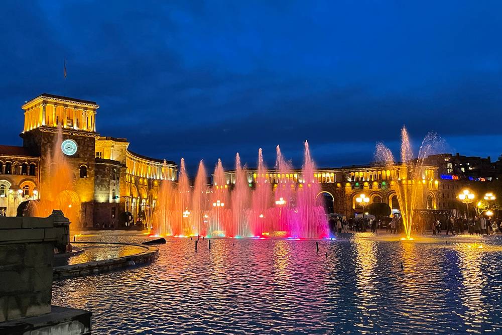 Поющие фонтаны в Ереване