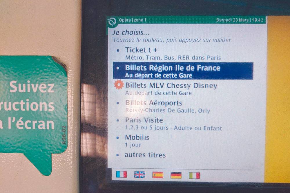 Чтобы купить билет за город, нужно выбрать раздел «Билеты по региону Иль-де-Франс»