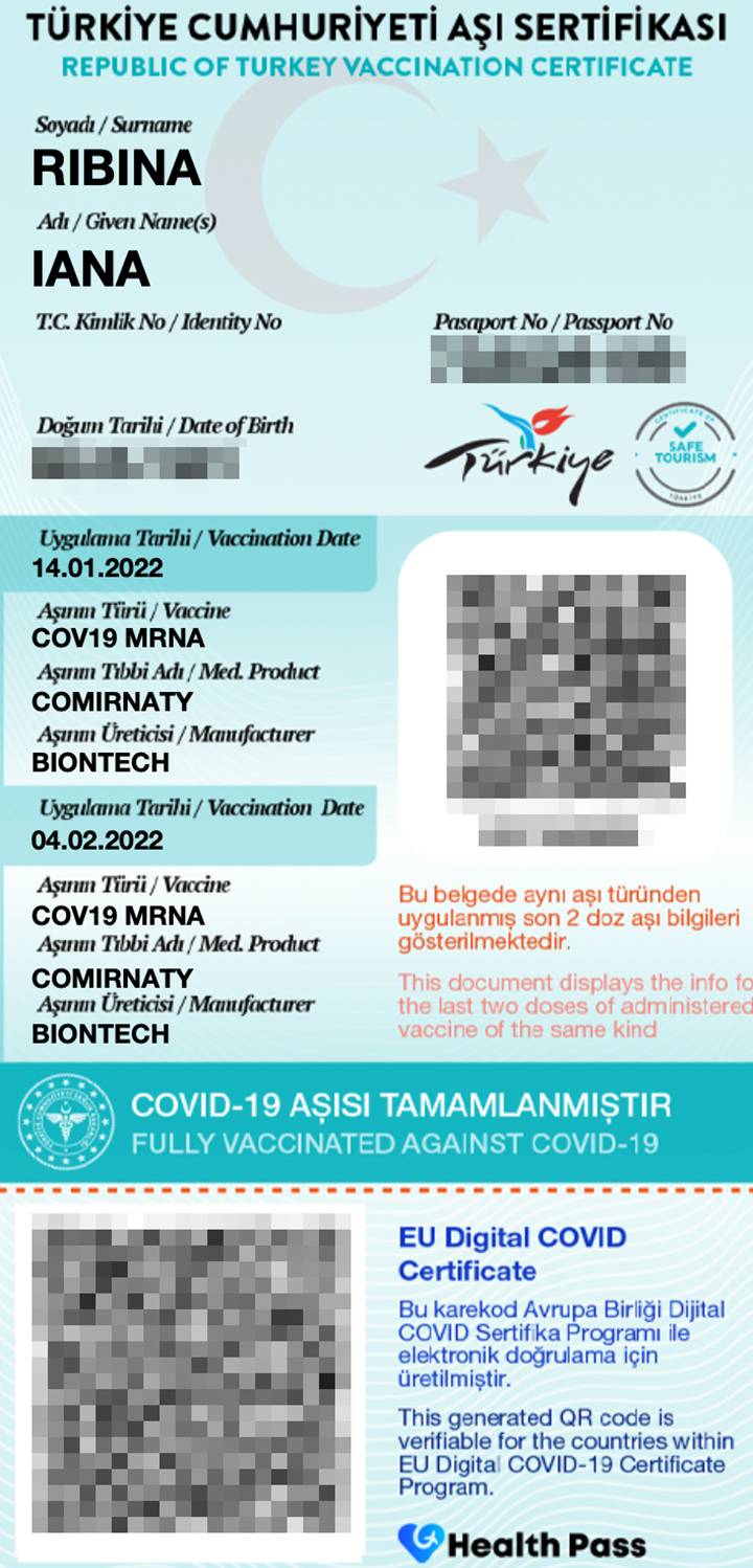 Вот так выглядит турецкий сертификат о вакцинации Pfizer с двумя QR-кодами. Нижним можно пользоваться для путешествий по Европе, если страны снова введут коронавирусные ограничения