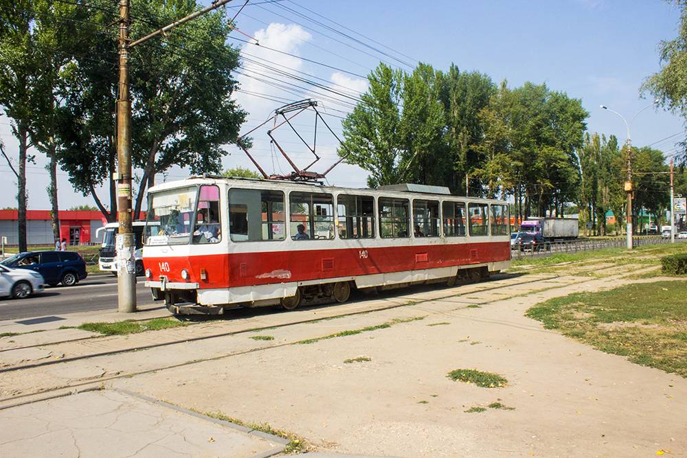 Старые трамваи тоже еще можно встретить на линии