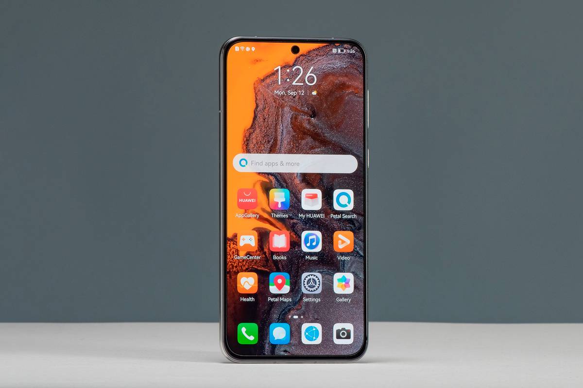 У P50 частота обновления экрана 90 Гц — меньше, чем у P50 Pro. На практике разницу почувствовать сложно: у оболочки EMUI и так очень плавные анимации