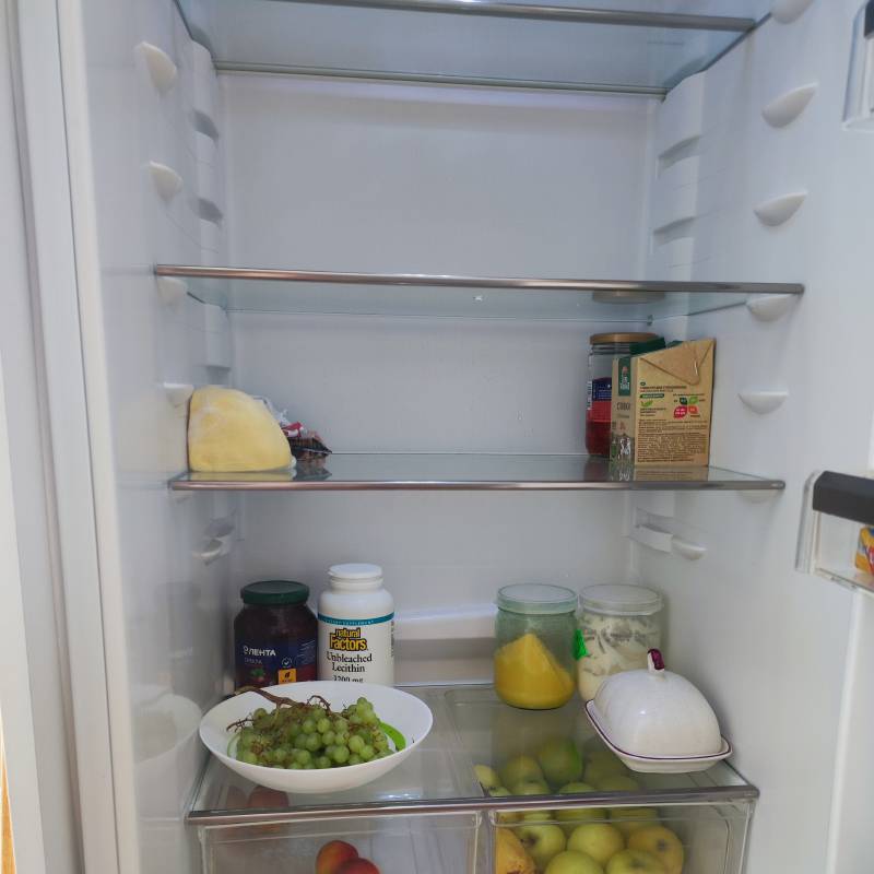 Нормальное состояние нашего холодильника — пустой