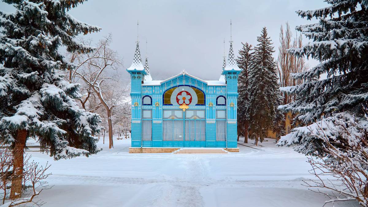 Лермонтовская галерея Пятигорск зима