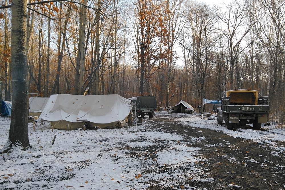Геологи живут в палатках даже зимой