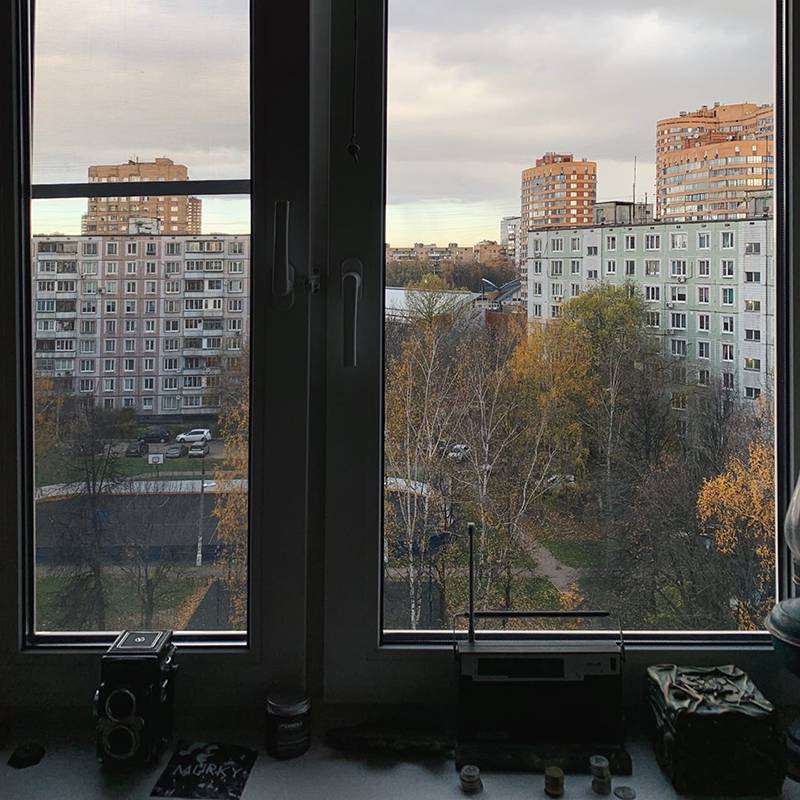 За окном сонно