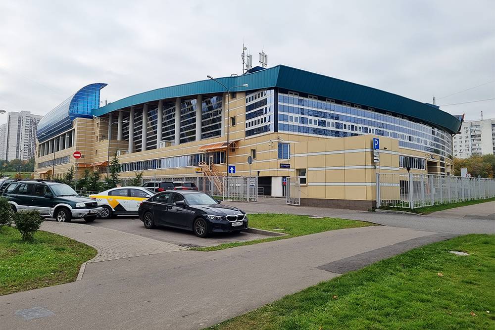 Спорткомплекс «Янтарь» огромный: его площадь — 34&nbsp;000&nbsp;м²