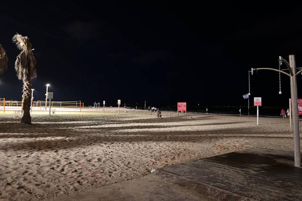 Ночной пляж Тель-Авива