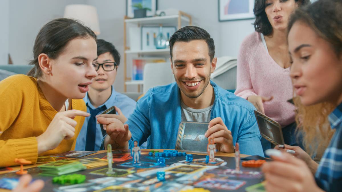 «Весело и совсем не обидно»: 7 настольных игр, которые укрепят отношения с близкими