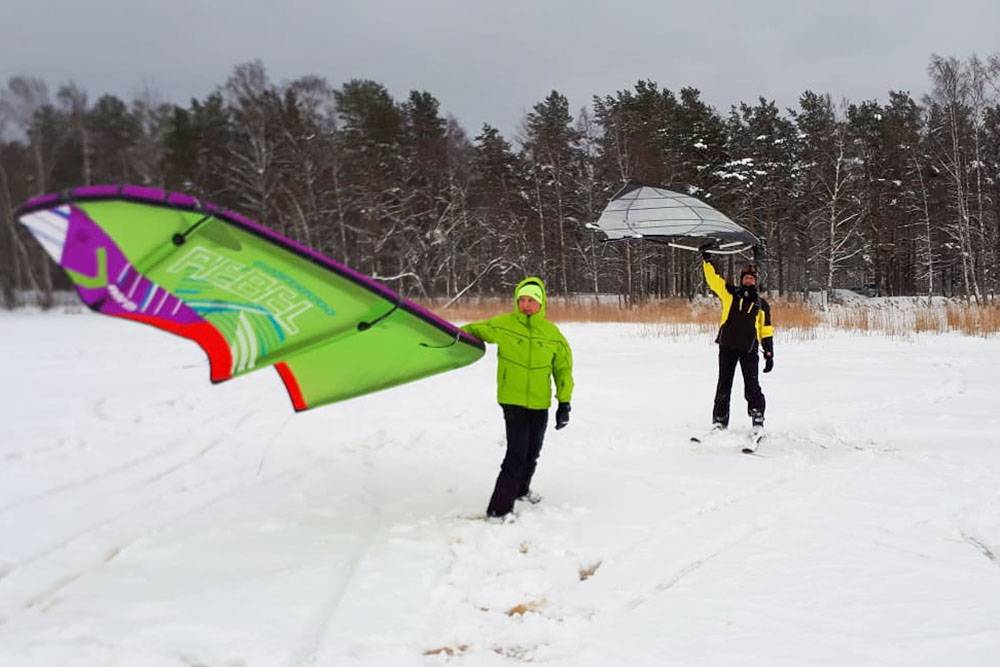 Зимой кайтеры катаются на лыжах. Источник: «Вконтакте»
