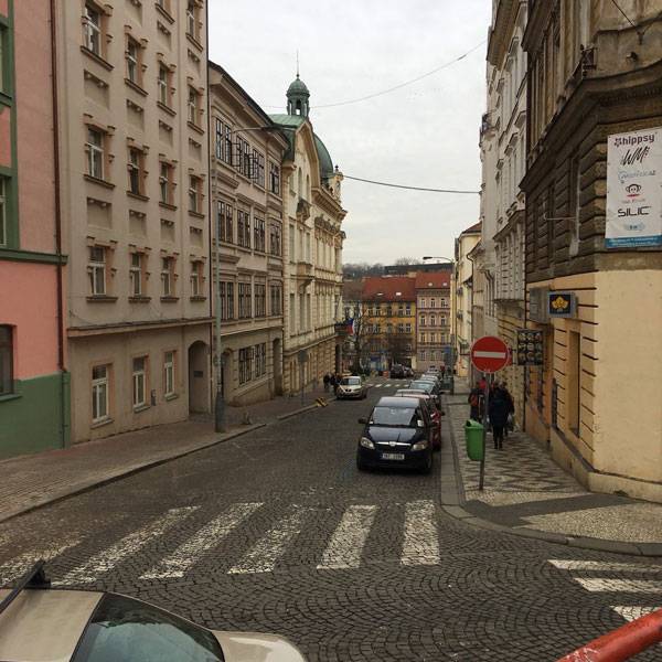 Прага, как и вся Чехия, стоит на холмах. Даже пешая прогулка по городу порой доставляет трудности