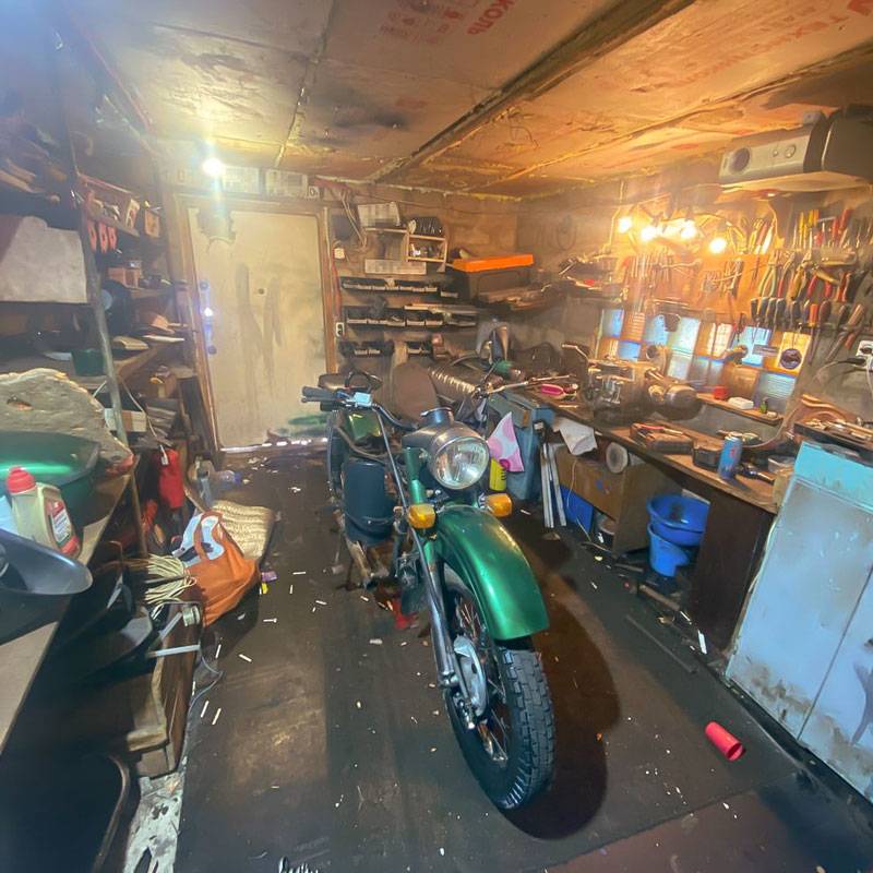 Наш гараж и один из мотоциклов