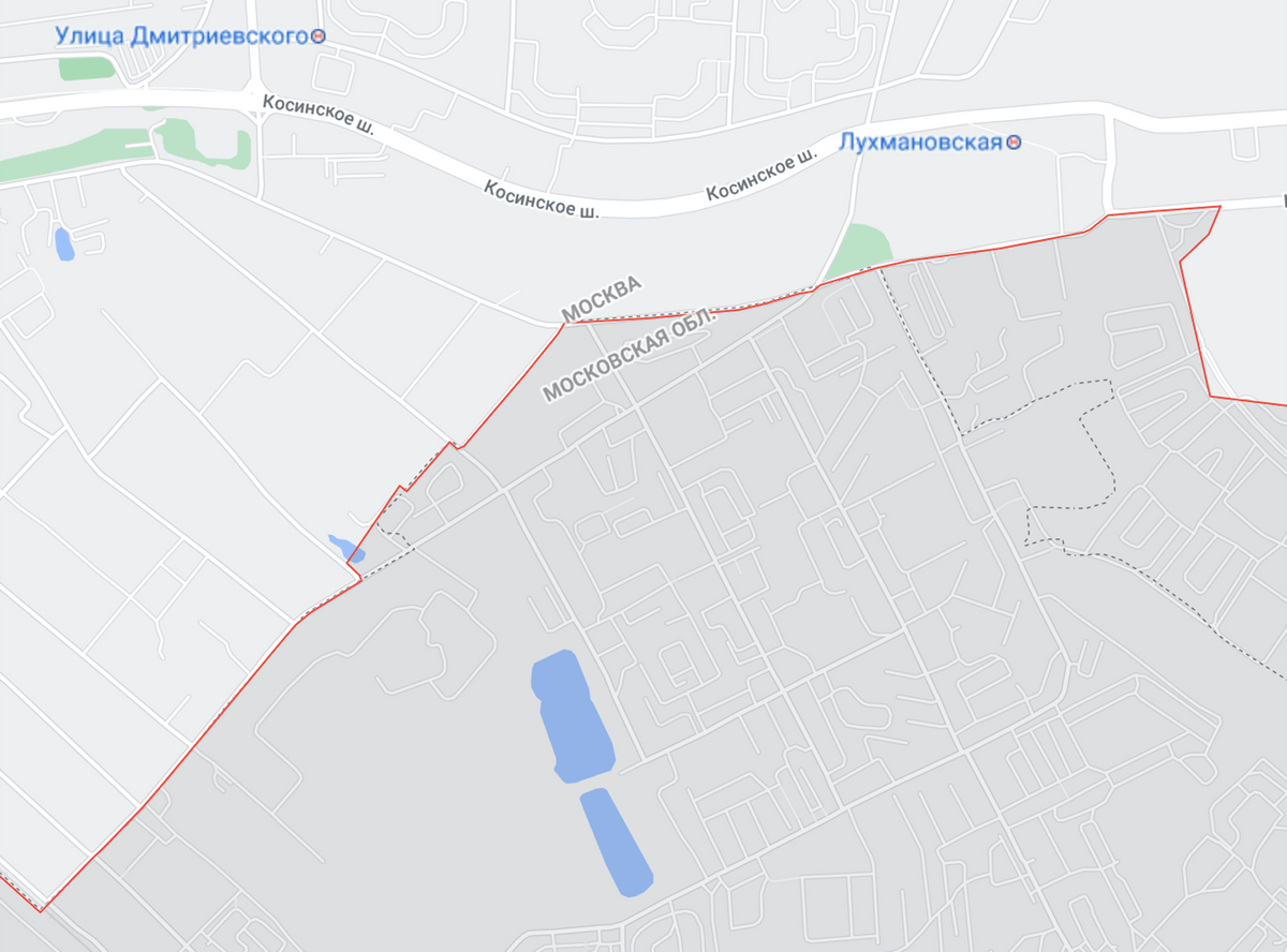 Светло-серым на карте обозначена Москва, а темно-серым — Люберцы. Я живу возле маленького прямоугольного пруда. Жилые дома в Косино находятся за Косинским шоссе. Между ними и Люберцами небольшой пустырь с линиями электропередач