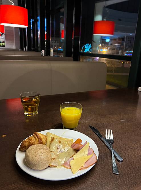Завтрак в «Табаско» перед вылетом из Калининграда в Москву