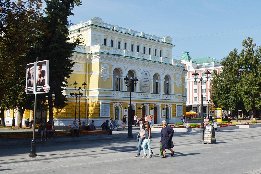 Нижегородский академический театр драмы работает в этом здании уже 122 года. В городе сформировалась своя актерская школа, в 2018 году ей исполнилось 100 лет