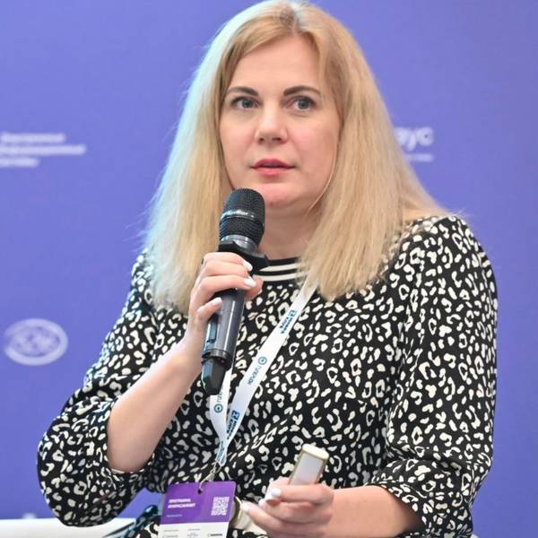 Елена Бахарь