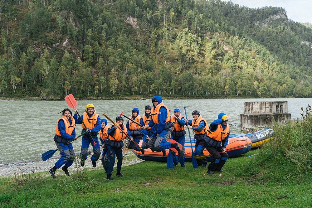 Нам с друзьями было дико весело на сплаве в этих костюмах