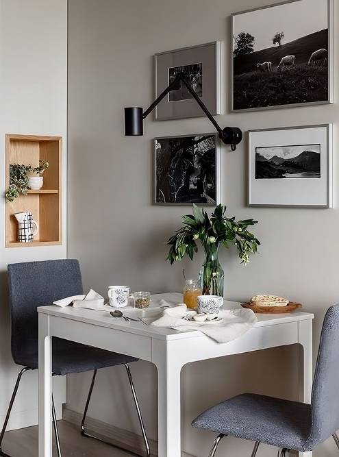Вариант бра над маленьким столом на кухне. Источник: Yuliya Sh / Pinterest
