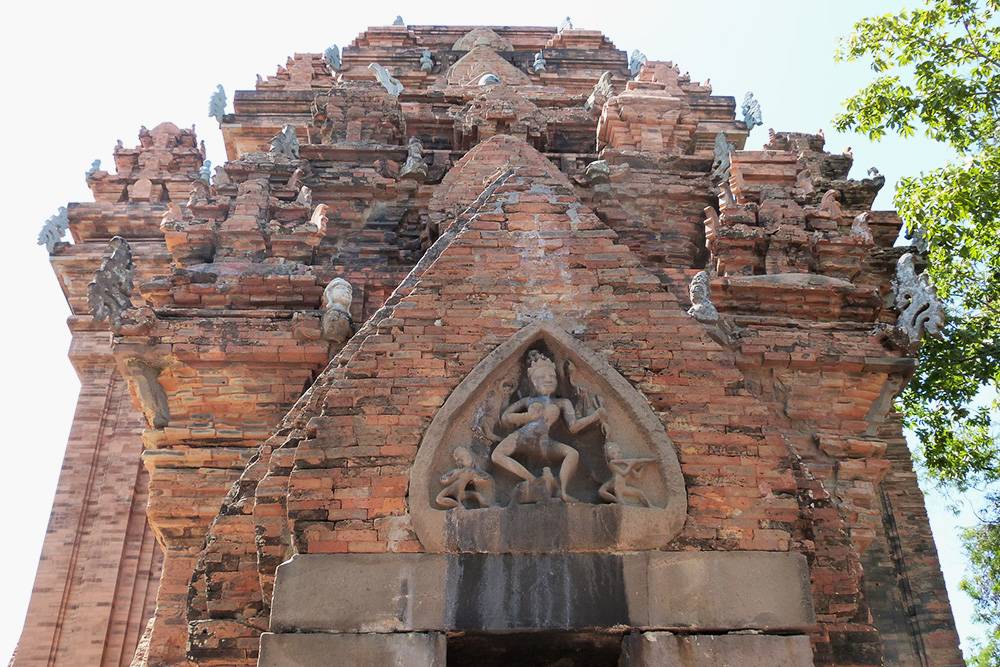 Башни Понагар — культовое сооружение 7—12 веков исчезнувшего королевства Чампа