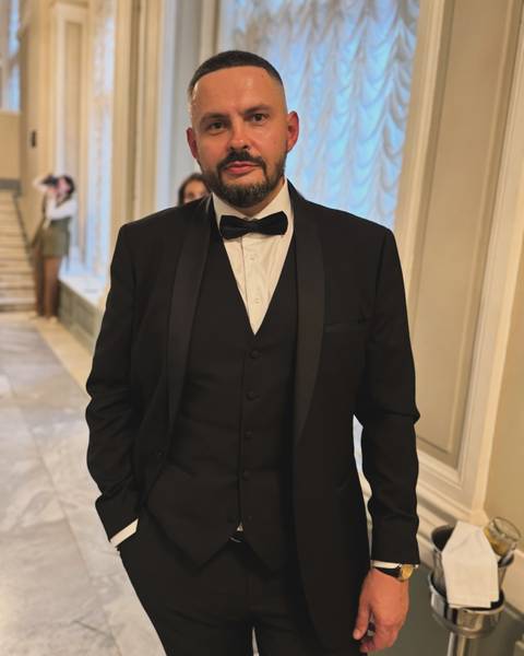 Андрей Антонов