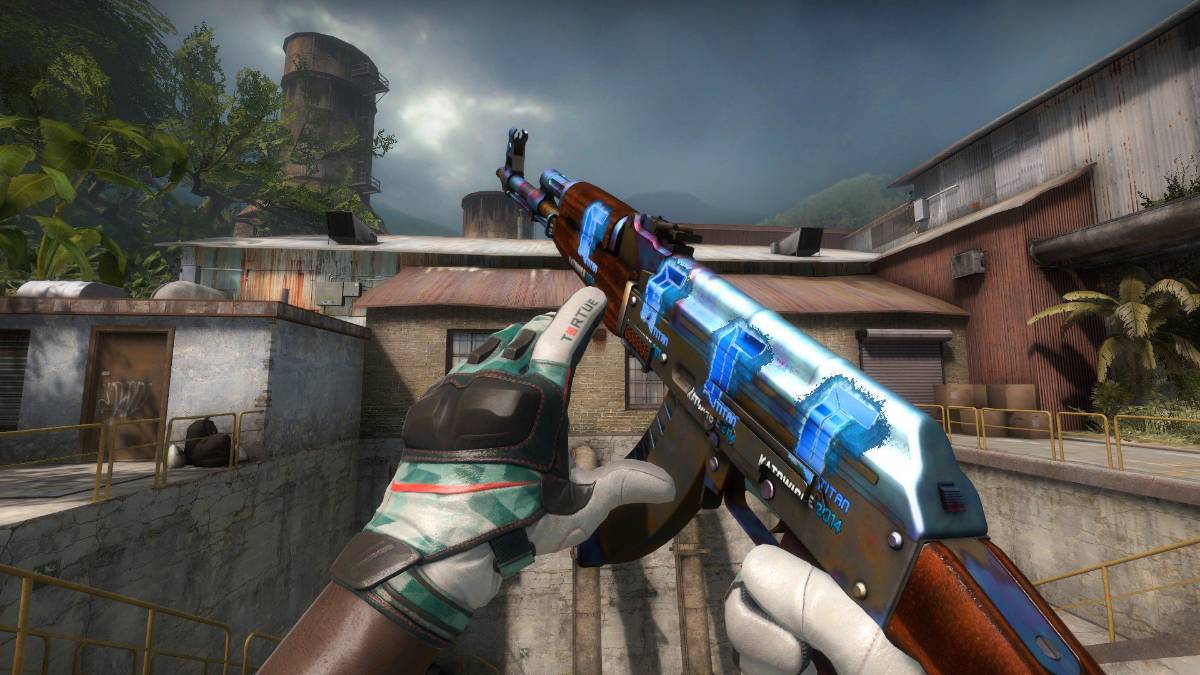 АК-47 в раскраске Blue Gem с четырьмя стикерами Katowice&nbsp;2014. В середине апреля оружие продали в магазине Steam за 400&nbsp;тысяч долларов. Источник: zipeL / Valve