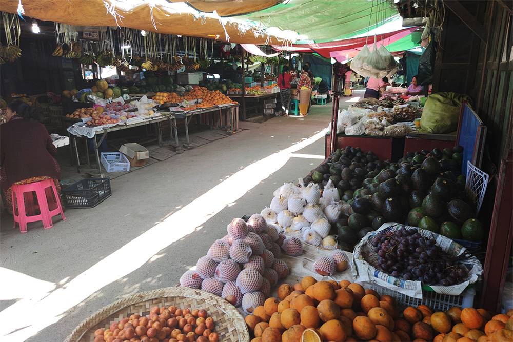 На рынке около Инле мы купили самые вкусные в мире авокадо