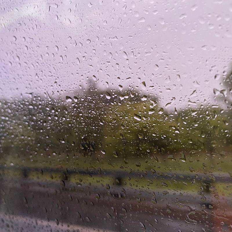 Из окна такси и вообще погода — жуть