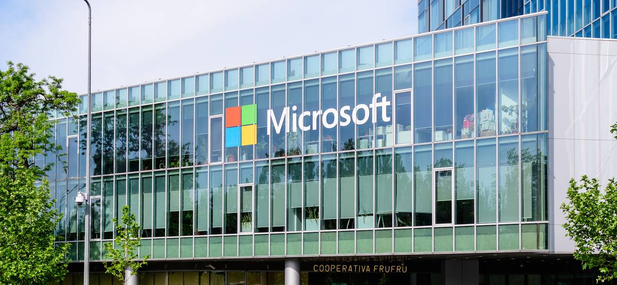 Квартальная выручка Microsoft выросла на 22%