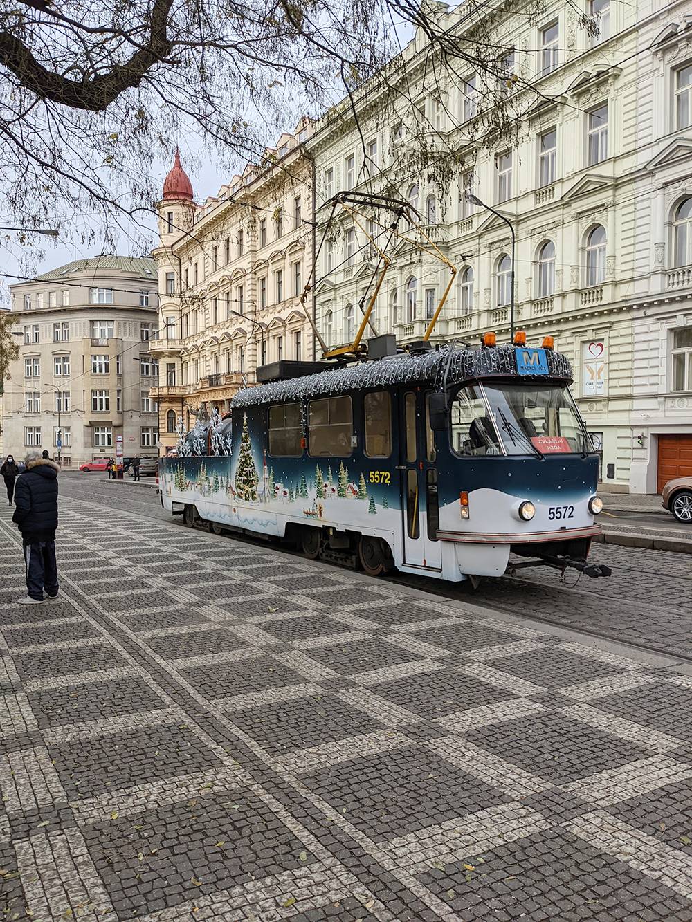 Рождественский трамвай в Праге