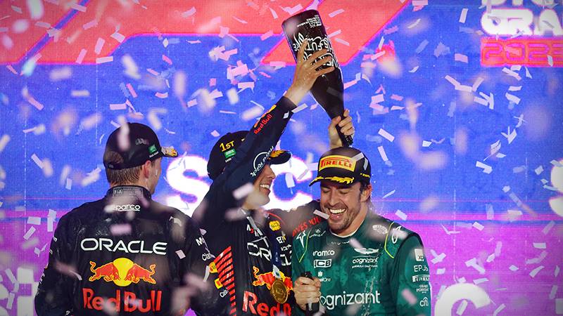 Празднование сотого подиума Алонсо. Источник: Bryn Lennon - Formula 1 / Getty Images