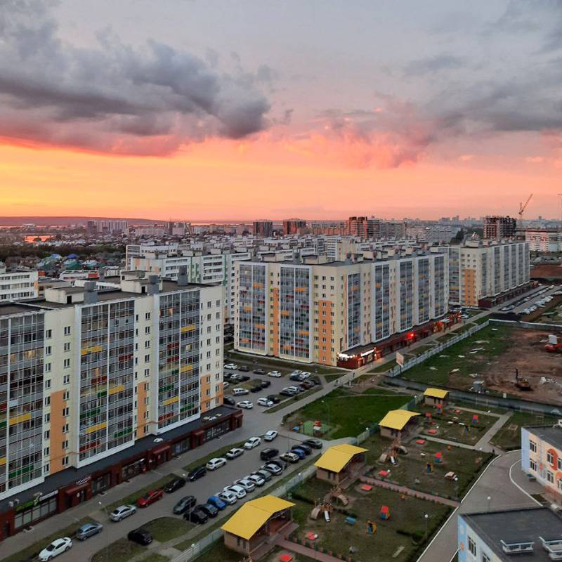 Красиво… Но пора сваливать из этого микрорайона