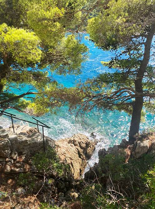 Друзья поделились фотографиями Дубровника летом, и мы с мамой захотели увидеть эту красоту своими глазами