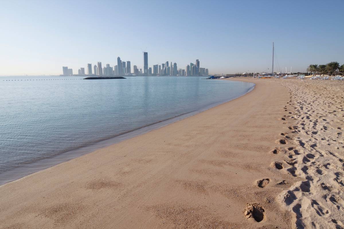 От туристов в Катаре ждут, что они будут соблюдать правила мусульманской страны. Фото: Lingbeek / iStock