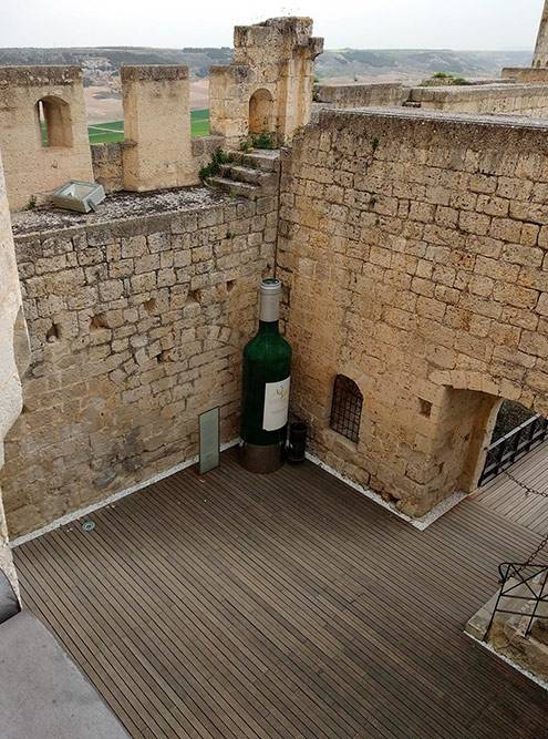 В старинной городской крепости расположился Музей вина