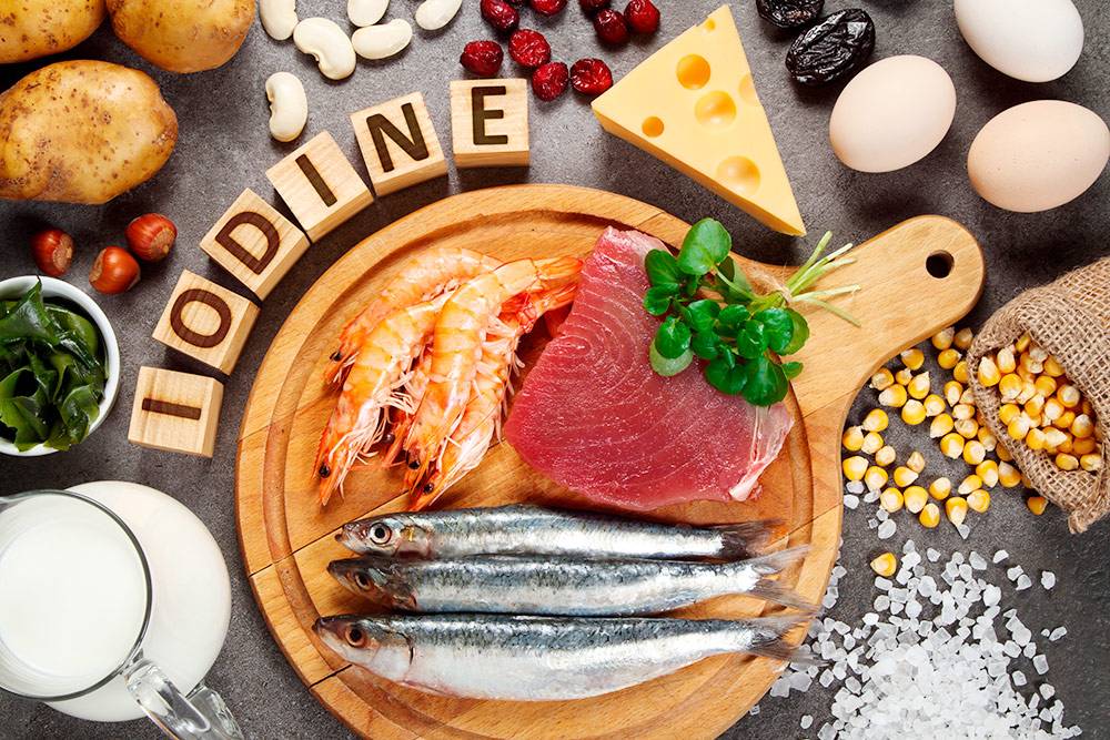 Если вы не&nbsp;любите рыбу, можно получить достаточно йода из&nbsp;пищи с&nbsp;добавлением йодированной соли. Источник: Evan Lorne / Shutterstock