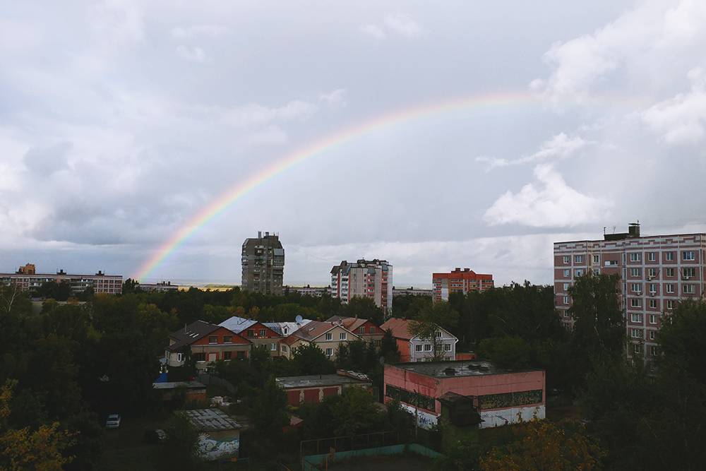 Вид из окна в продаваемой квартире. Похожее фото было в рекламном объявлении